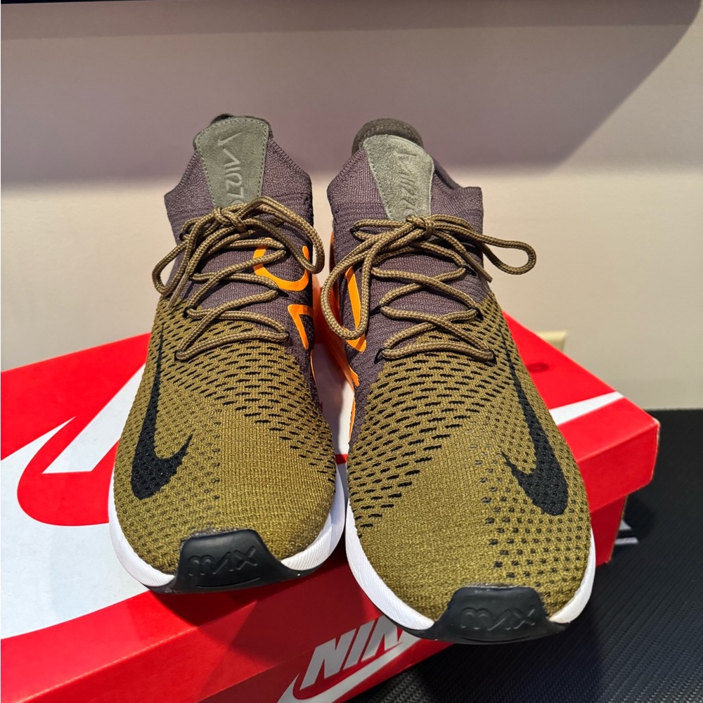 Nike Air Max 270 Flyknit ‘Olive Flak’ - Picture 3 of 4